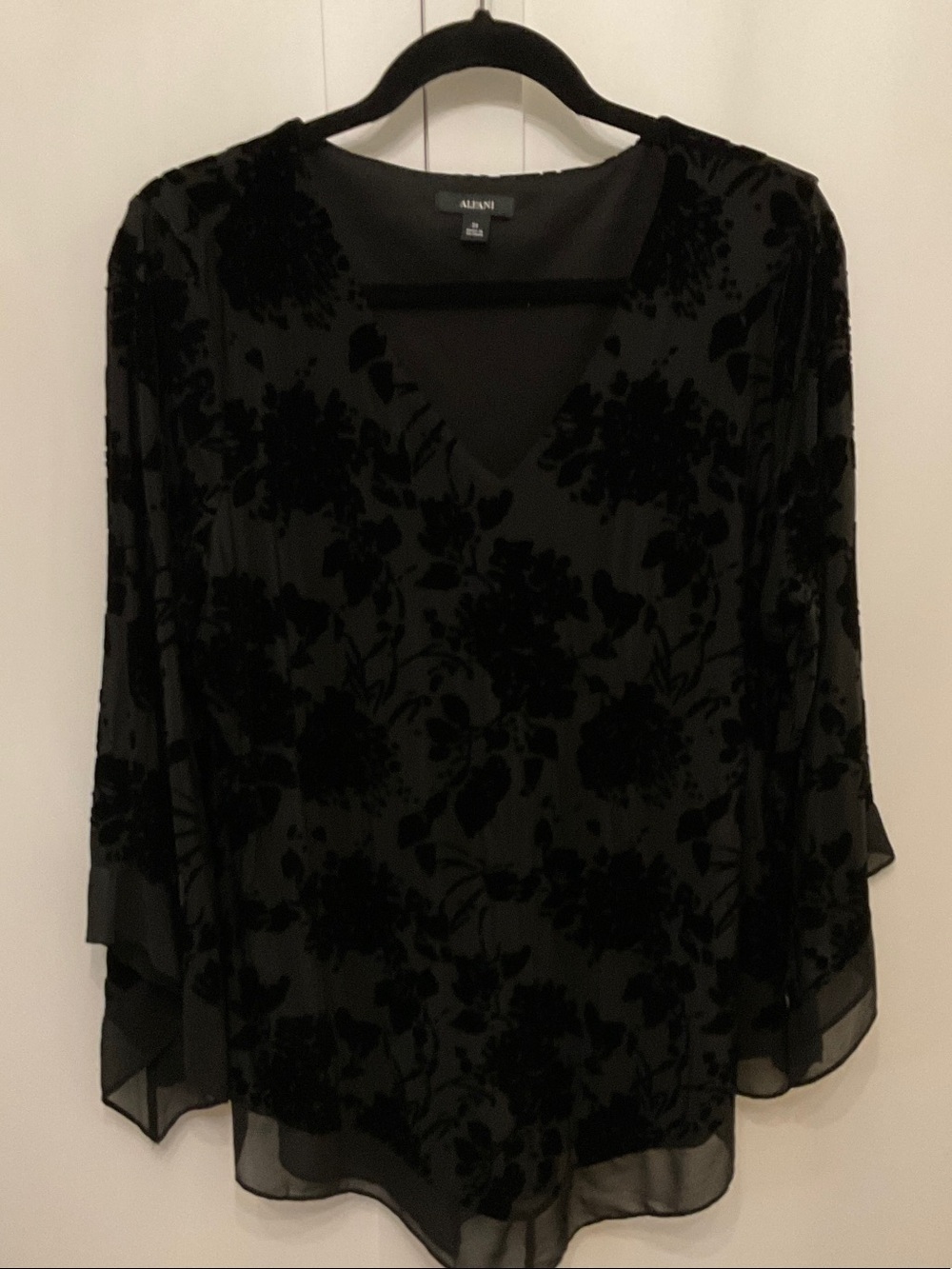 Stunning Alfani Black Floral Burnout V-Neck Women's Blouse